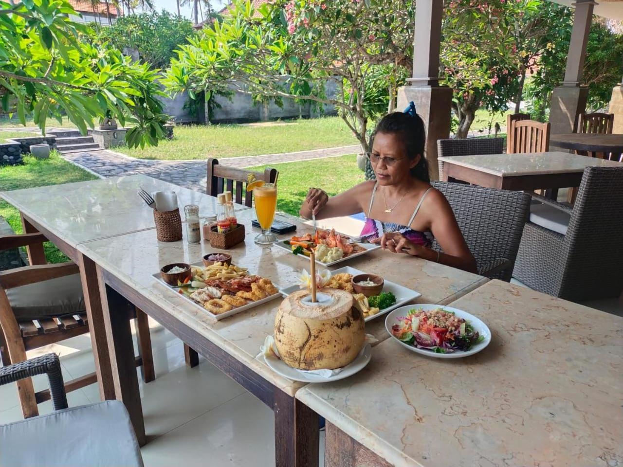 Ganesh Beach Hotel Candidasa Kültér fotó