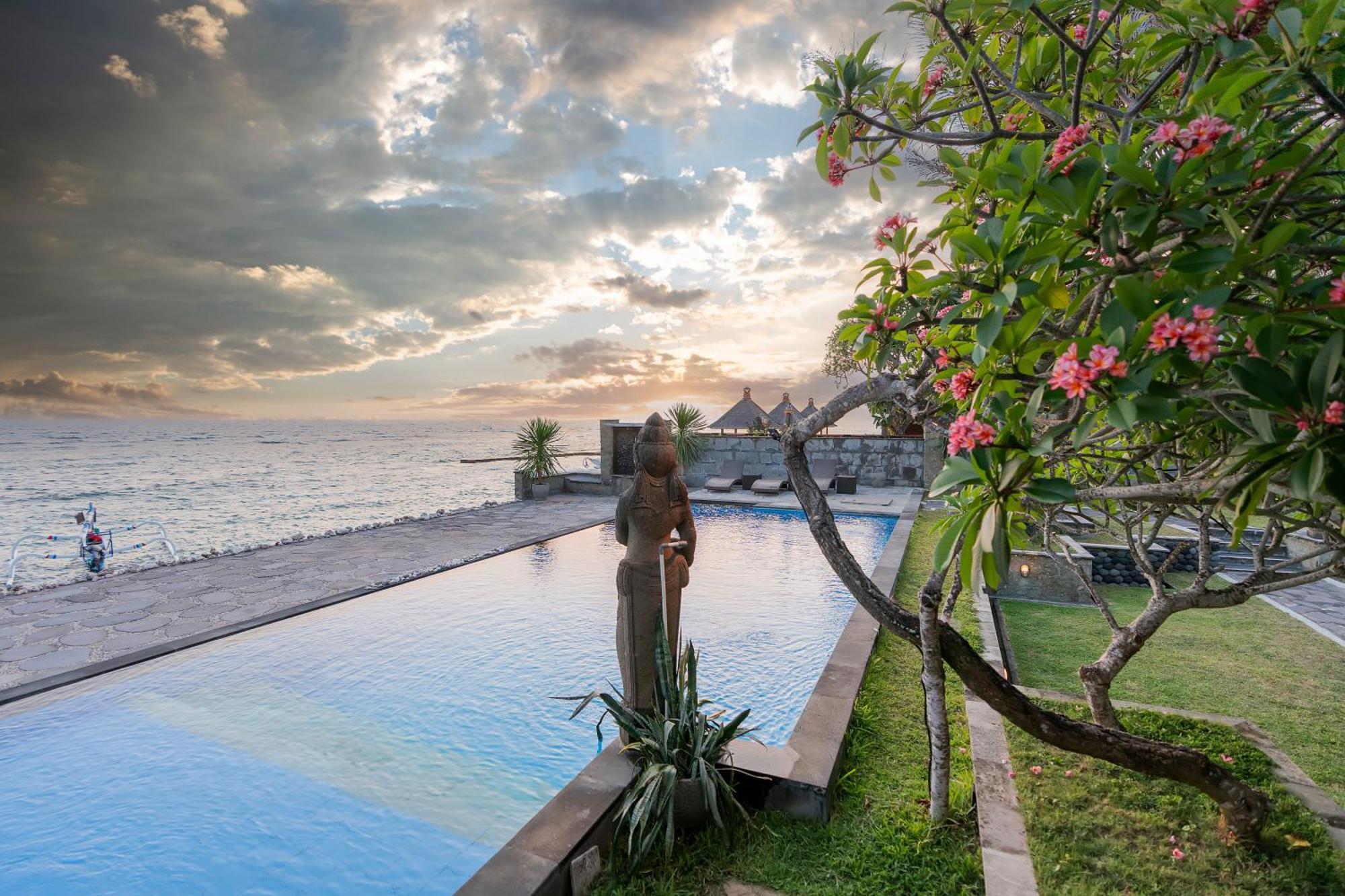Ganesh Beach Hotel Candidasa Kültér fotó