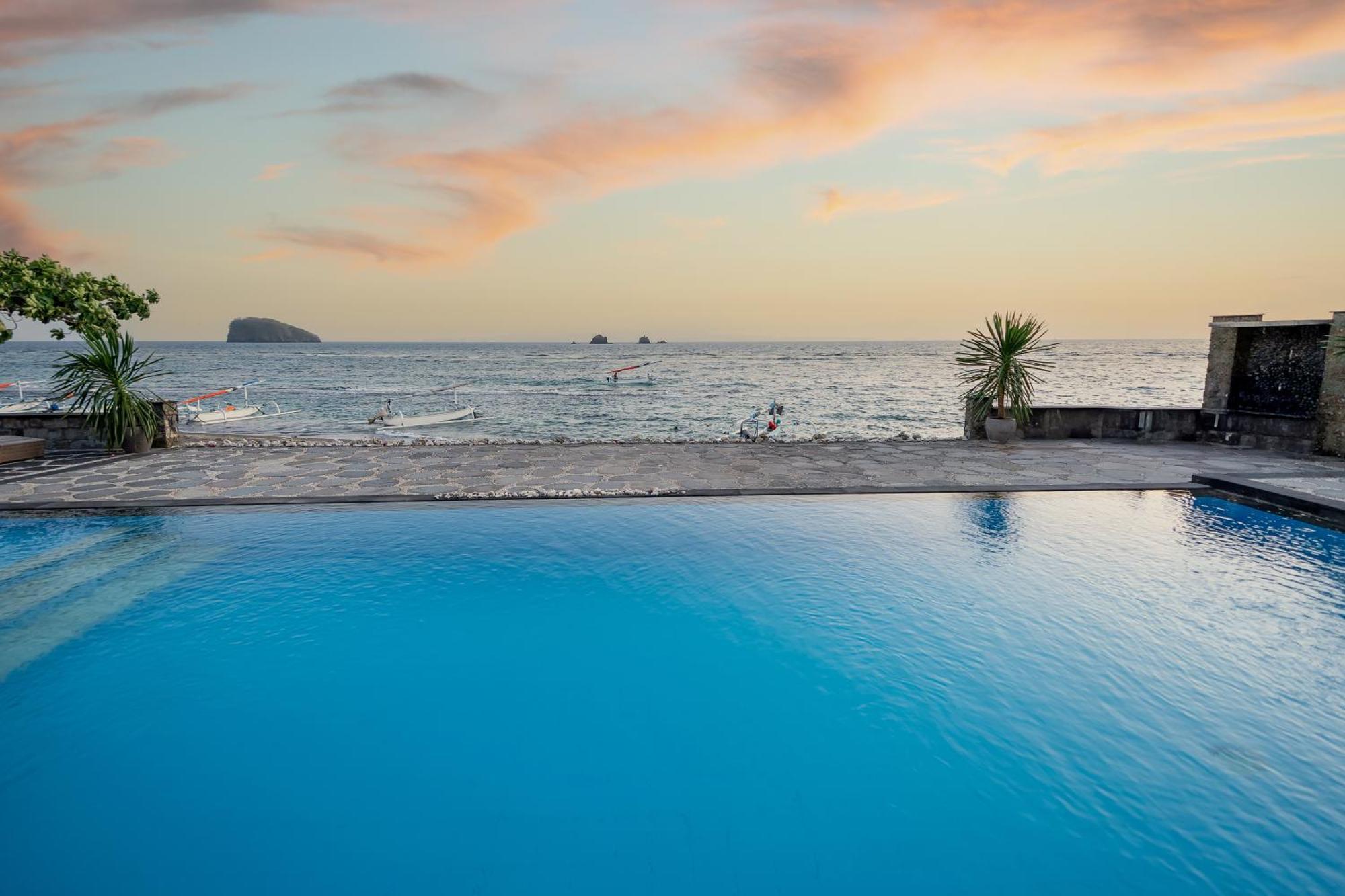 Ganesh Beach Hotel Candidasa Kültér fotó